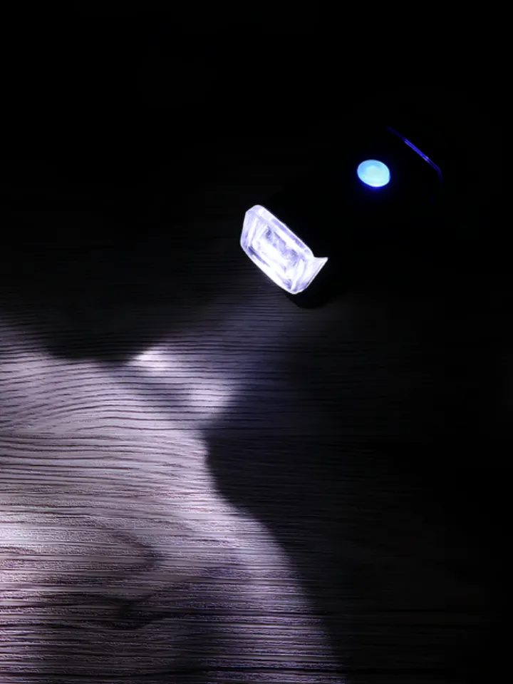 Передня LED велофара з акумулятором та USB-зарядкою